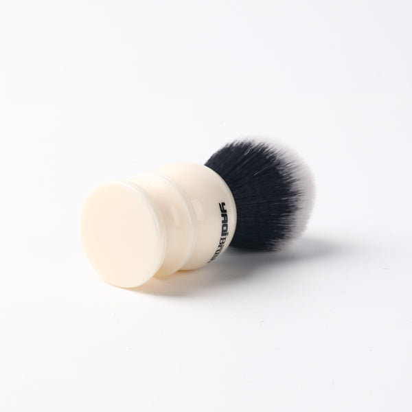Yaqi 22mm Synthetic Hair Tuxedo Knot White Resin Handle Shave Brush Man
