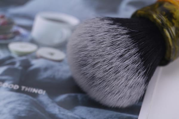 Yaqi 24MM Sagrada Familia Tuxedo Synthetic Fibre Men Wet Shave Brush