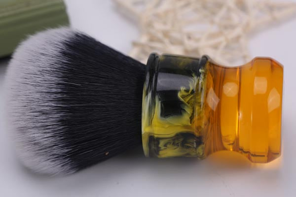 Yaqi 24MM Sagrada Familia Tuxedo Synthetic Fibre Men Wet Shave Brush
