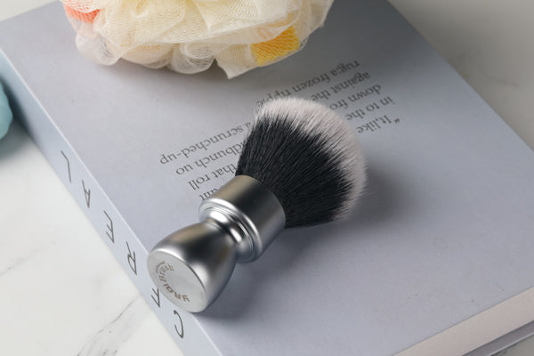 YAQI  Heavy Metal Handle Synthetic Hair Tuxedo Knot Shave Brush for Men Shaving