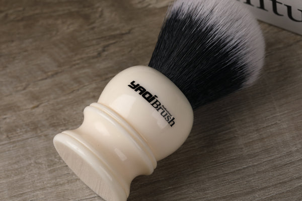 Yaqi 22mm Synthetic Hair Tuxedo Knot White Resin Handle Shave Brush Man